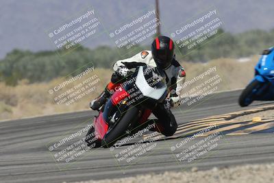 media/Oct-13-2025-Moto Forza (Mon) [[a66d839500]]/3-B Group/Session 3 (Turn 16)/